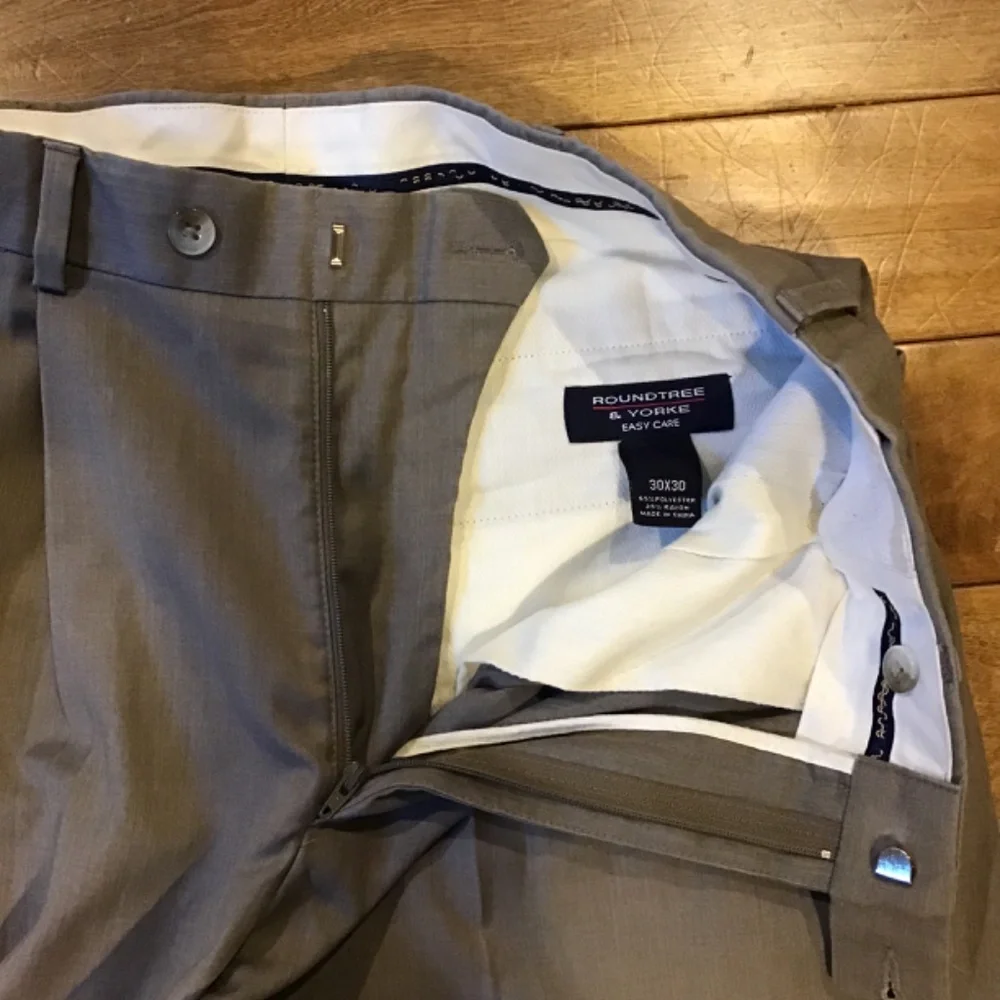 Men’s Loose Pleated Pants | 30X30 - Picture 2 of 7